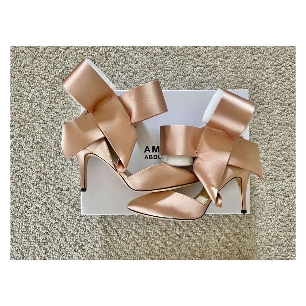 NWT Aminah Abdul Jillil Satin Bow Heels